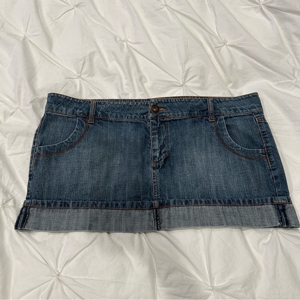 Plus Size Y2K Denim Mini Skirt With Embroidered Pockets